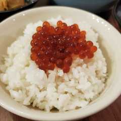 รูปของ 秋鮭のいくら醤油漬け