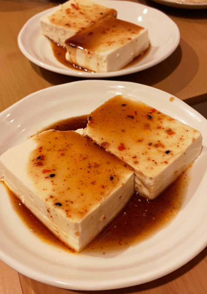 とあるラーメン屋の豚角煮味 風の冷やっこ-レシピのメイン写真