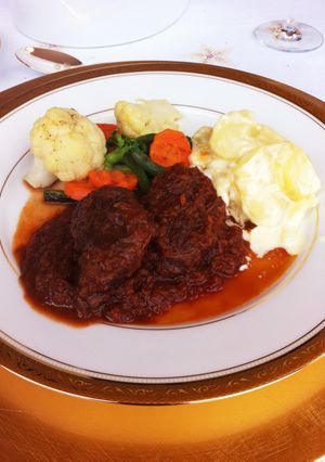 我が家のビーフシチュー、牛肉の赤ワイン煮-レシピのメイン写真