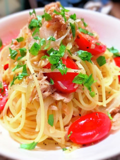 ツナ缶、玉ねぎ、ミニトマトのパスタ-レシピのメイン写真