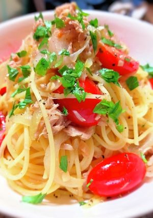 ツナ缶、玉ねぎ、ミニトマトのパスタ-レシピのメイン写真