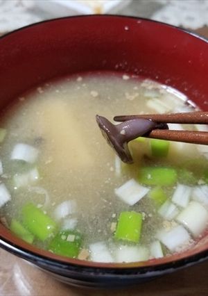 アミタケ、豆腐、ネギの味噌汁-レシピのメイン写真