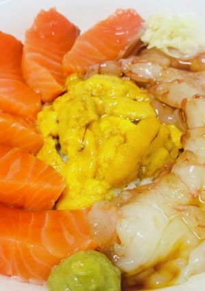 ウニ、サーモン、赤エビで海鮮丼-レシピのメイン写真