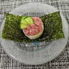 รูปของ おつまみ☆マグロ叩きの長芋クラッカー☆