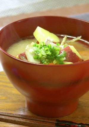 今日の味噌汁★サツマイモの味噌汁【動画】-レシピのメイン写真