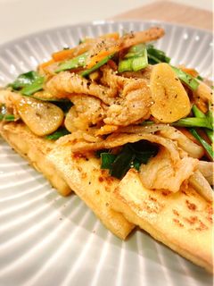 焼肉のタレ♪厚揚げの肉野菜炒め乗せ♡-レシピのメイン写真