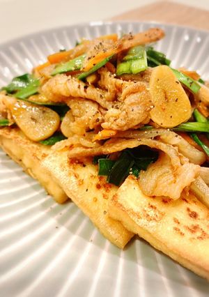 焼肉のタレ♪厚揚げの肉野菜炒め乗せ♡-レシピのメイン写真