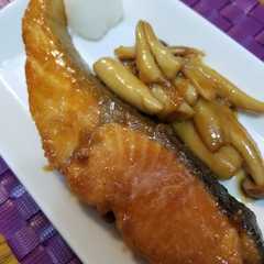 รูปของ ご飯がすすむ♪鮭の照り焼き