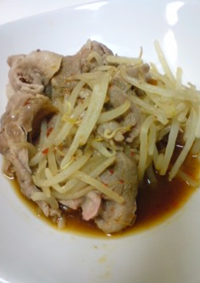 蒸してヘルシー♪豚肉ともやしの韓国風-レシピのメイン写真