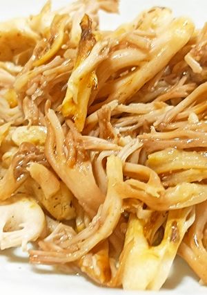 ネズミノテ(ホウキタケ)のバター醤油炒め-レシピのメイン写真