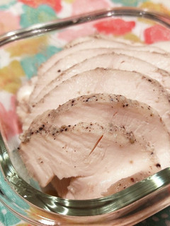 低温調理でムネ肉でも超しっとりの鶏ハム-レシピのメイン写真