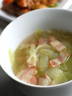 キャベツとベーコンとタマネギスープもどき-レシピのメイン写真
