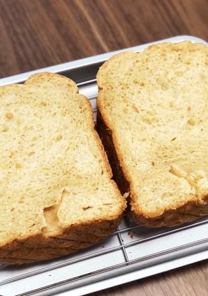 ☆HBで作る全粒粉入り食パン☆-レシピのメイン写真