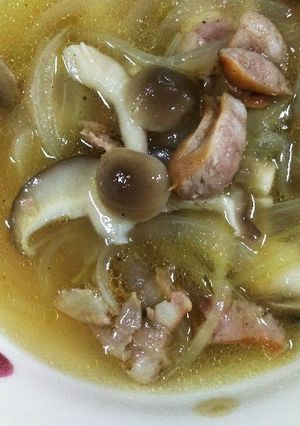 69朝のスープ5 きのこと玉ねぎのスープ-レシピのメイン写真