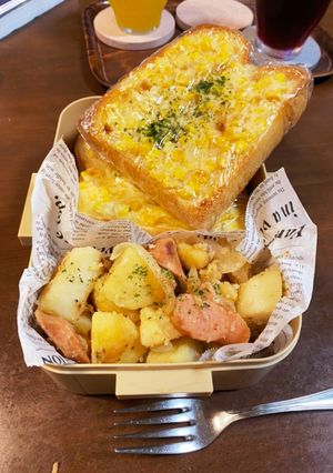 しっとりコーンパン&ジャーマンポテト弁当-レシピのメイン写真