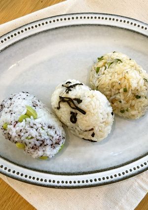 お弁当にも！超簡単・絶品三色おにぎり-レシピのメイン写真