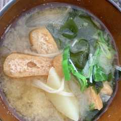 รูปของ 味噌汁　具たくさん