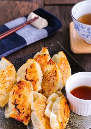 ポリ袋で手が汚れない♡旨味たっぷり餃子-レシピのメイン写真