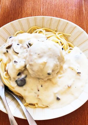 覚書・ハンバーグリメイクのクリームパスタ-レシピのメイン写真