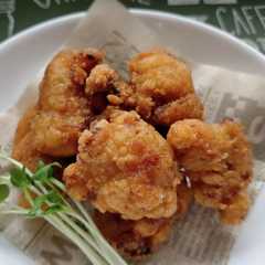 รูปของ 醤油風味もプラス！鶏の塩麹唐揚げ