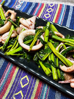 空芯菜炒め!イカも一緒でメインおかず-レシピのメイン写真