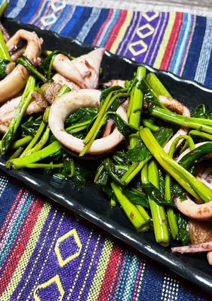 空芯菜炒め！イカも一緒でメインおかず-レシピのメイン写真