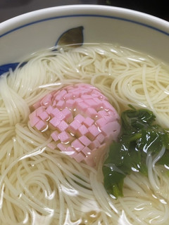 菊のかまぼこ飾り切り!秋の温そうめん-レシピのメイン写真