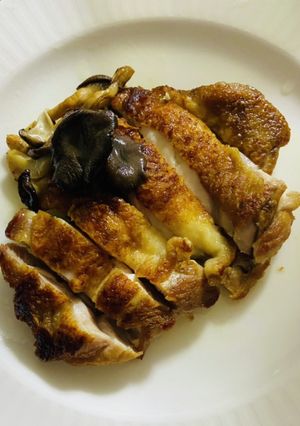 皮パリパリ鳥もも肉、やかん乗せ焼き?笑-レシピのメイン写真