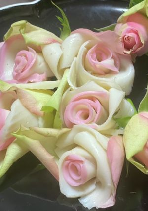 かまぼこ飾り切り！かまぼこで作る薔薇の花-レシピのメイン写真
