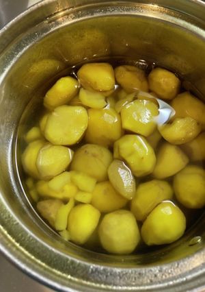 生栗の剥き方〜ターメリック〜煮るまで〜-レシピのメイン写真