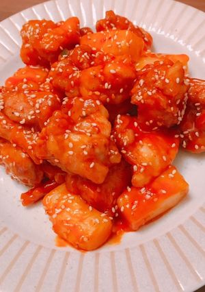お酒も進む！餅入りぴり辛ヤムニョンチキン-レシピのメイン写真
