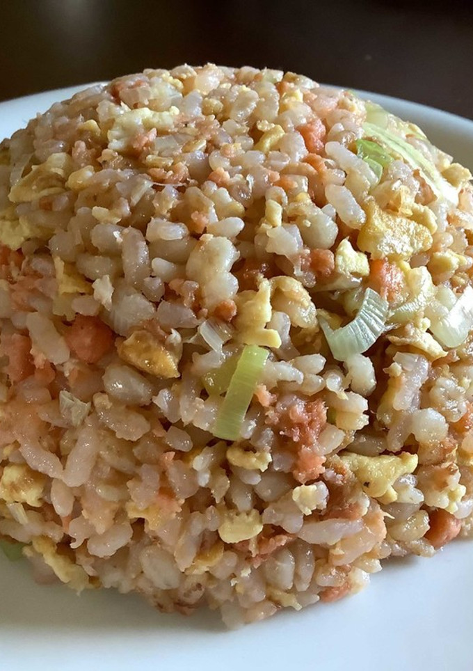 簡単・美味しい！鮭そぼろのもち麦炒飯♬-レシピのメイン写真
