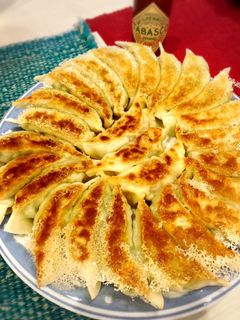 簡単!皮から手作り♪もっちもち餃子♡-レシピのメイン写真