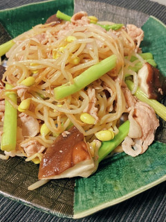 【簡単】豚バラと豆もやしの酒蒸し-レシピのメイン写真