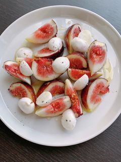 無花果とモッツァレラチーズ-レシピのメイン写真