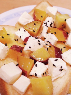 さつまいも甘煮&クリチの秋トースト-レシピのメイン写真