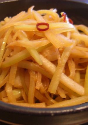 大根の皮でキンピラ！-レシピのメイン写真