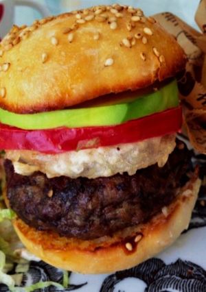 『アボカドビーフビックバーガー』-レシピのメイン写真