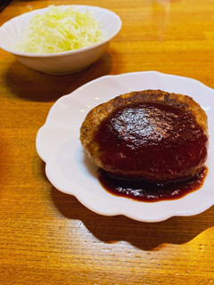 簡単♪おいしい♪肉汁たっぷりハンバーグ!-レシピのメイン写真