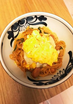 豆乳ナポリタン。チーズとたまごを乗せて-レシピのメイン写真