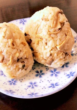 きのこご飯のおにぎり-レシピのメイン写真