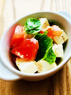 トマトとバジルと豆腐のサラダ♪-レシピのメイン写真