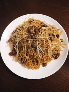 簡単☆牛肉ともやしのオイスター焼きそば-レシピのメイン写真