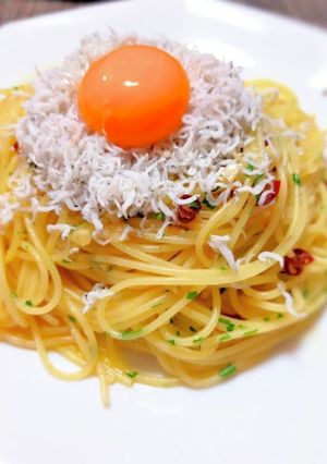 しらすと卵黄のペペロンチーノ-レシピのメイン写真