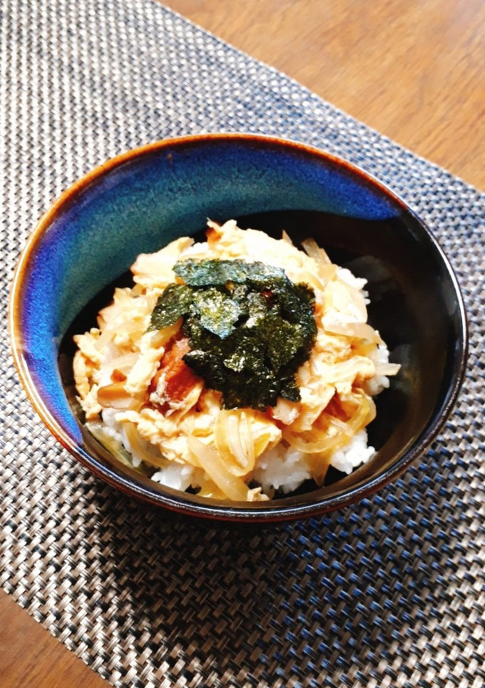 さつま揚げと玉ねぎの玉子丼-レシピのメイン写真
