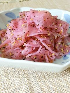 大根救済☆カンタン酢とゆかりでお漬物♪-レシピのメイン写真