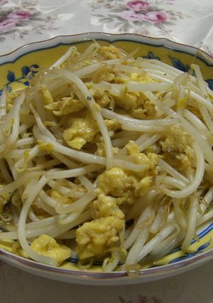 ふわふわ卵ともやしの簡単炒め物-レシピのメイン写真