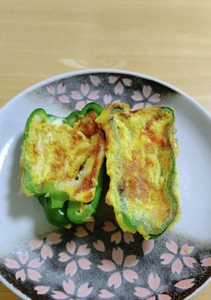 ピーマンに卵を入れて焼いてみた。-レシピのメイン写真