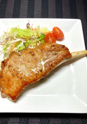 かぶりつき、骨付き豚ロースソテー-レシピのメイン写真