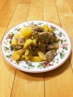 鶏もも肉とじゃがいもの炒め物♪簡単♪-レシピのメイン写真